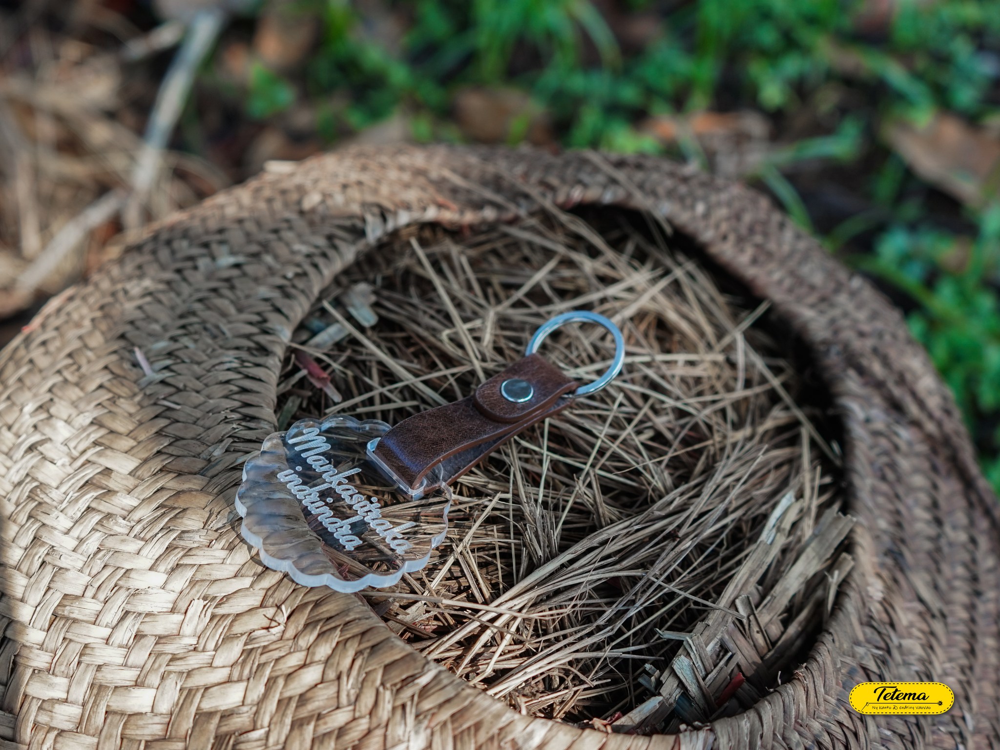 Porte-clés en acrylique et vrai cuir personnalisables