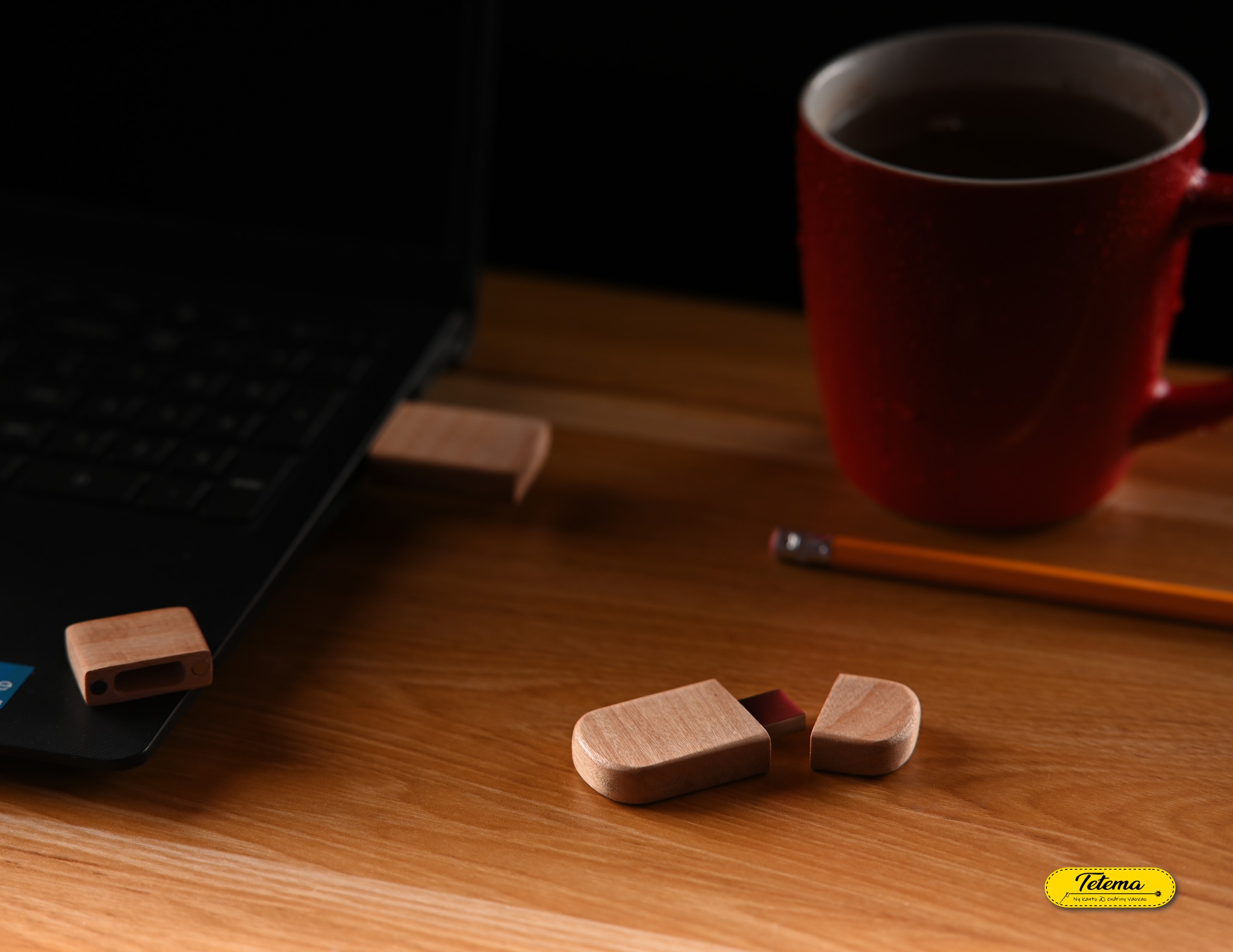 Clé USB en Bois avec aimant - Image 2