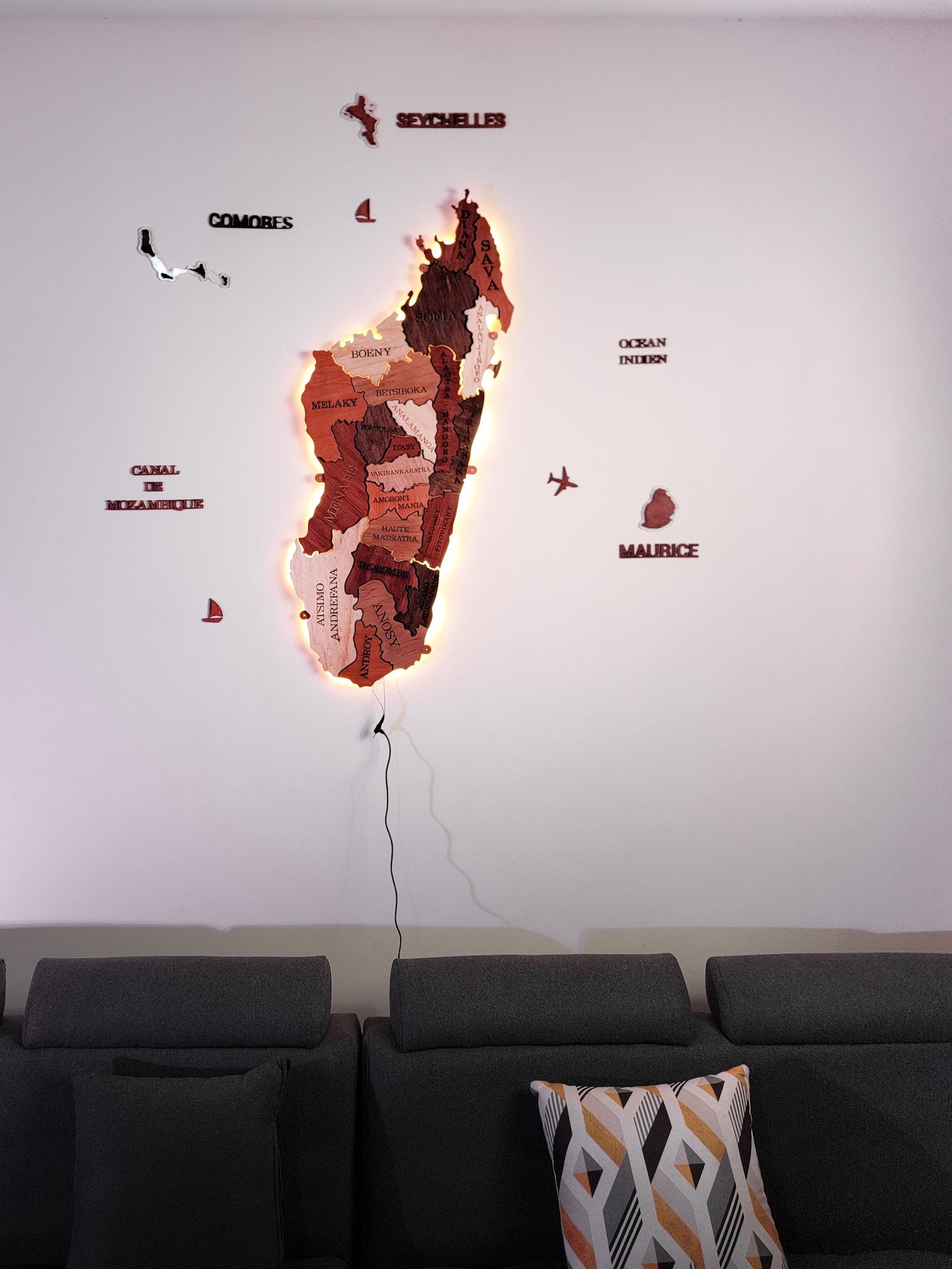 Carte murale de MADAGASCAR en bois rétro-éclairée