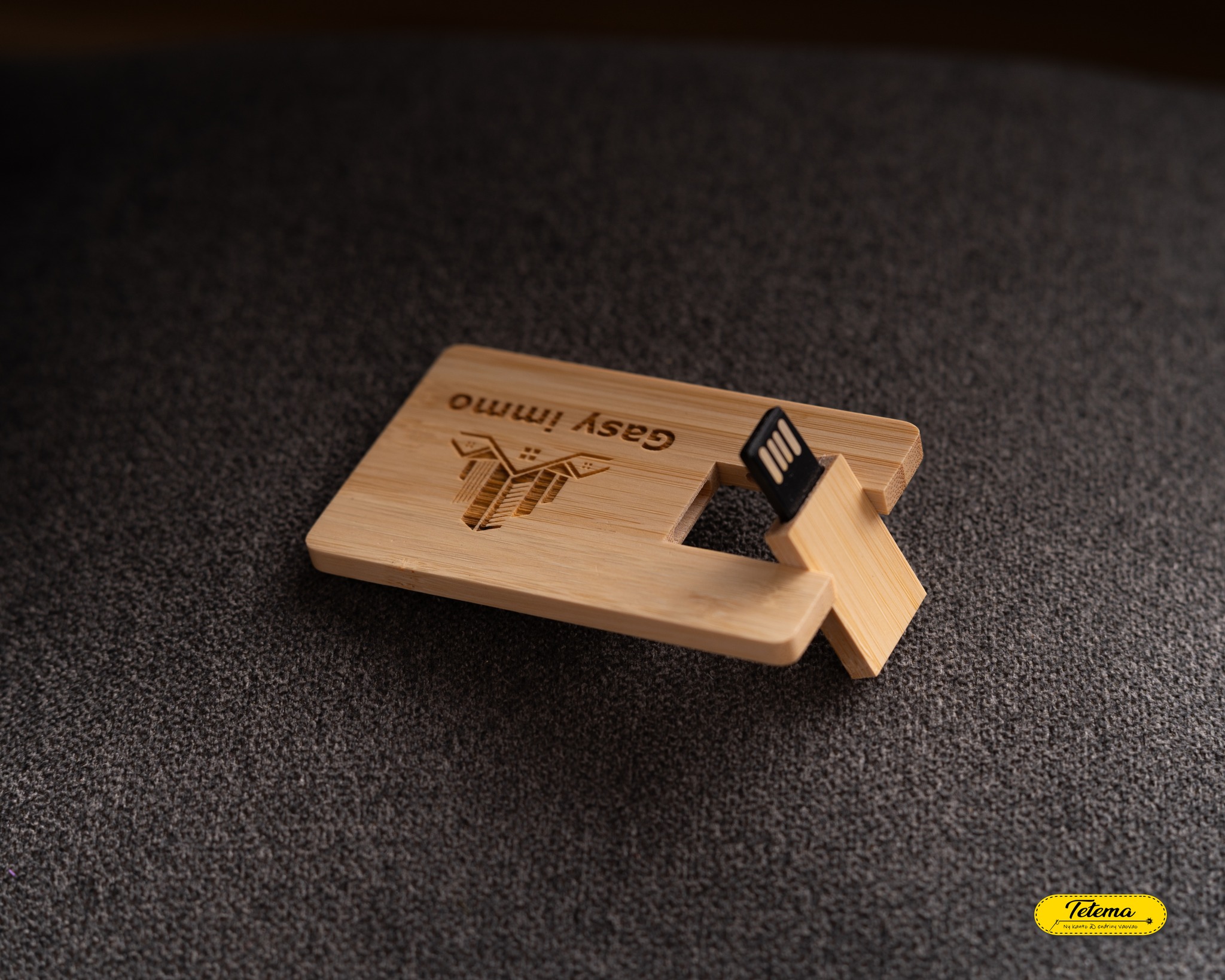 Clé USB en bois forme carte de crédit